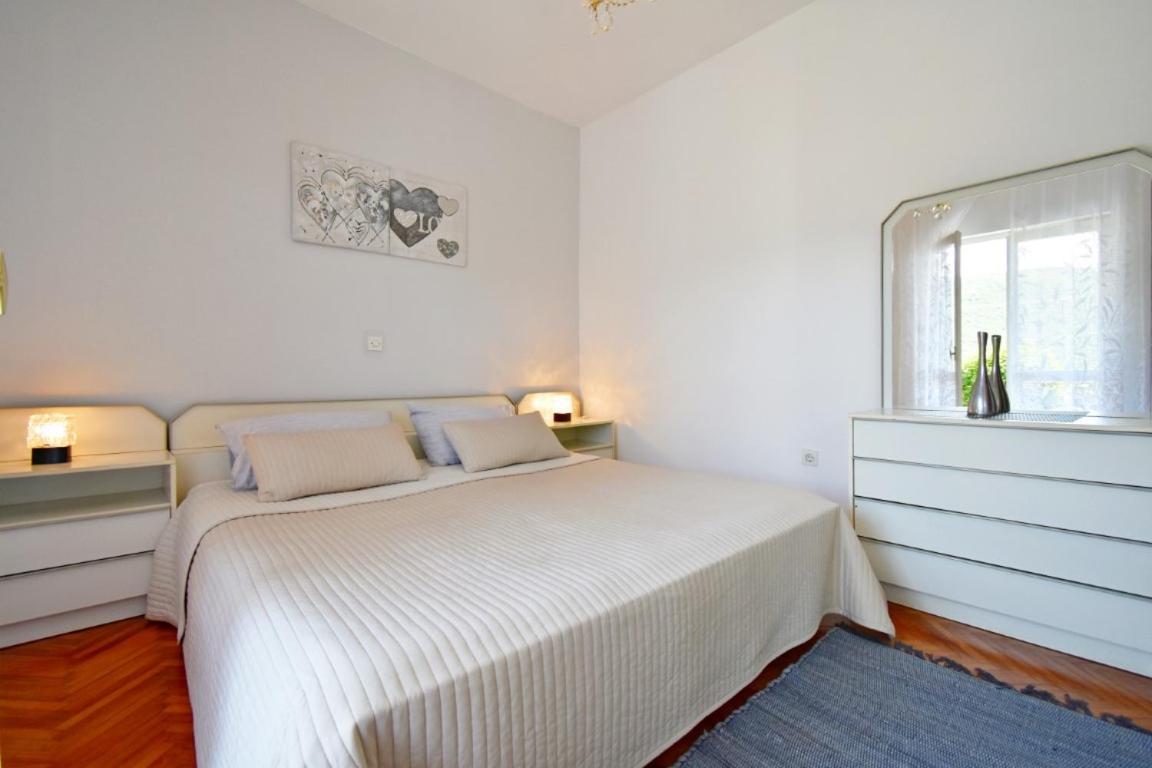 Apartman Elvi *